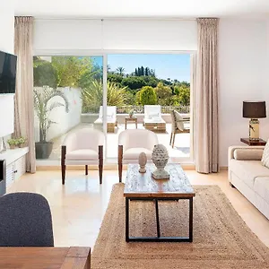 https://genteel-home-las-lomas-de-marbella-club.1costadelsol.com