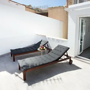 https://monko-banana-tropycal-apartment-o.hotelsinnerja.org